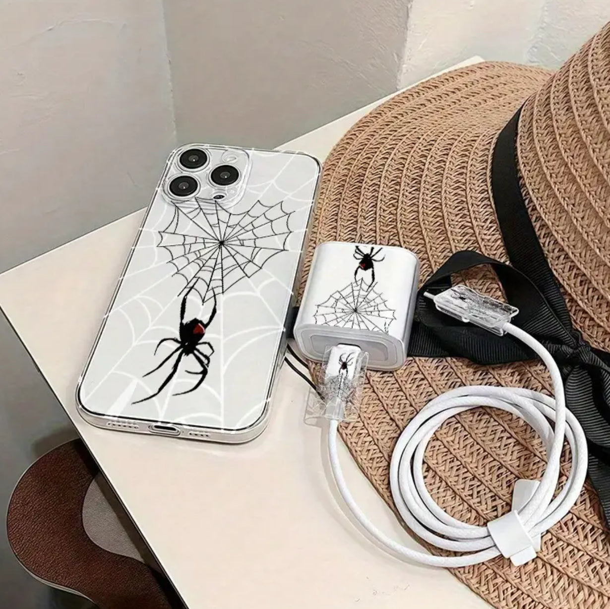(Özel Sipariş) 5 Parça Şeffaf Örümcek Ağı Baskılı Telefon Kılıfı, Şarj Başlığı ve Kablo Koruyucu Seti iPhone Uyumludur